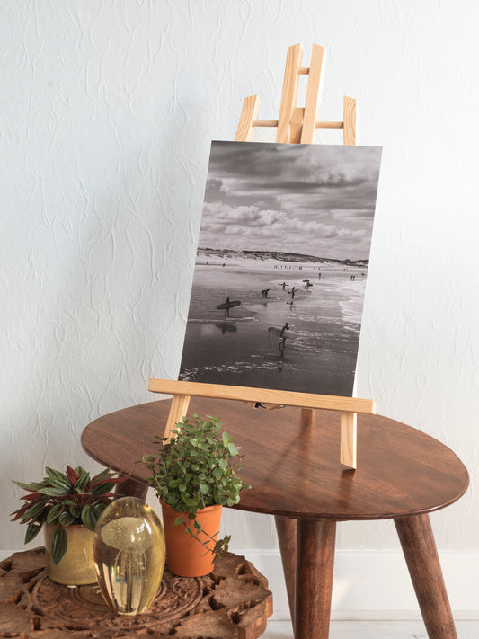 Poster | Distant Figures