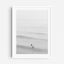 Load image into Gallery viewer, Framed surf photography in black and white from the Dutch coast, captured by Jop Hermans.
