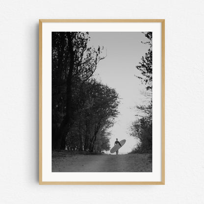 Surfer silhouette in the Scheveningen dunes in The Netherlands, print in a natural wooden frame.