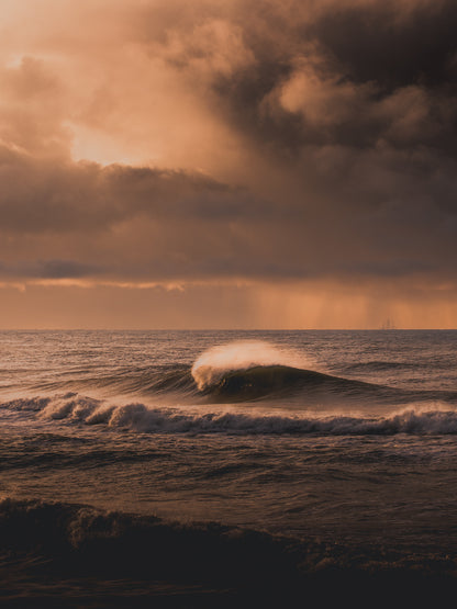 North Sea surf photography during sunset in Scheveningen, captured by Jop Hermans.